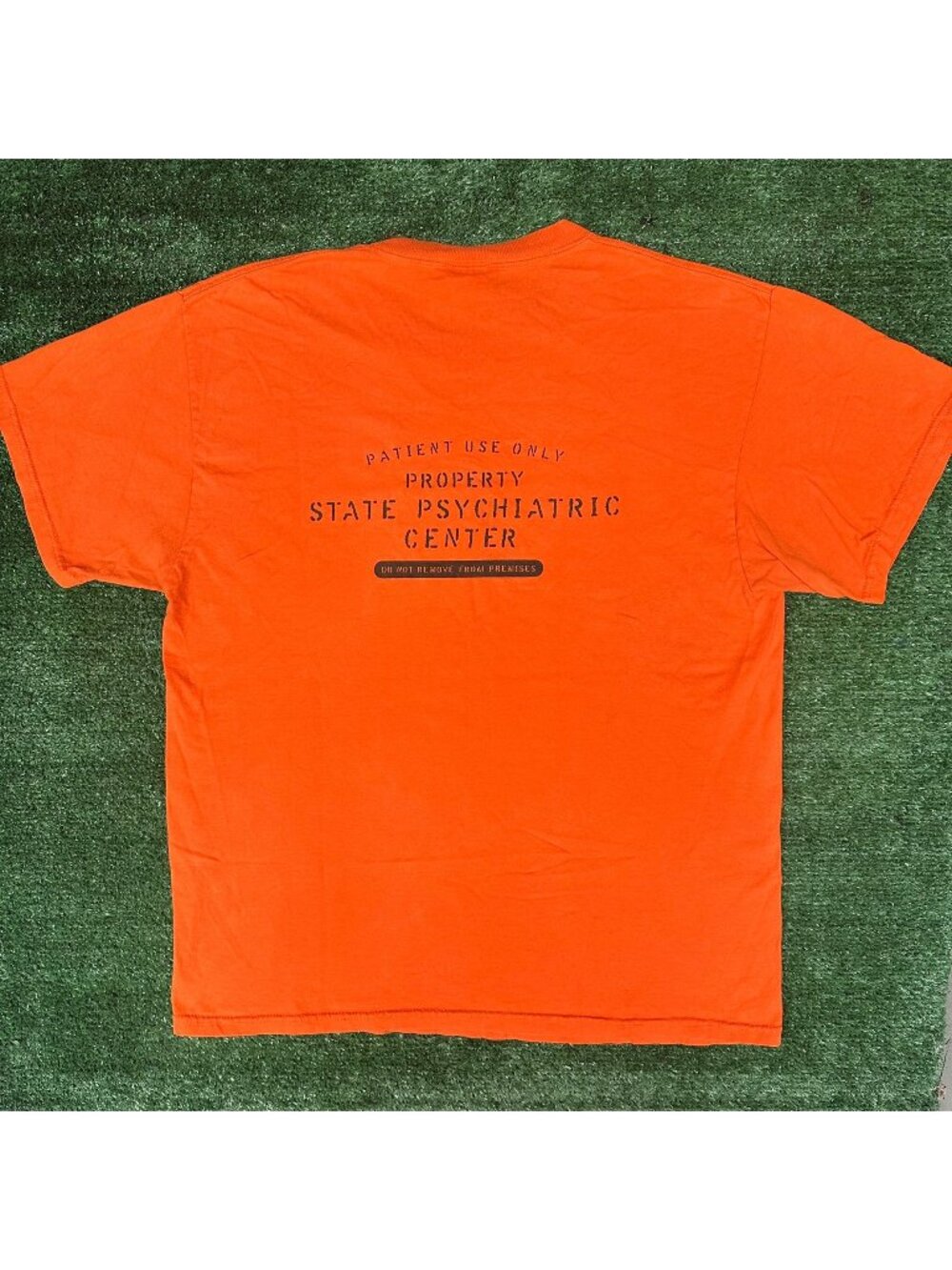 Vintage Y2K Rehab Psych Hospital Patient T-Shirt Orange L Crazy Psycho Costume